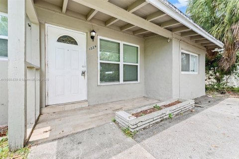 House in Fort Lauderdale, Florida 4 bedrooms, 117.8 sq.m. № 1942308 - photo 19