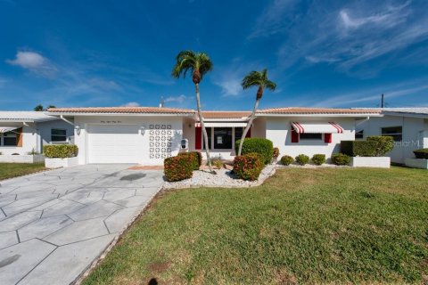 Villa ou maison à Pinellas Park, Floride 2 chambres, 146.41 m2 № 2105488