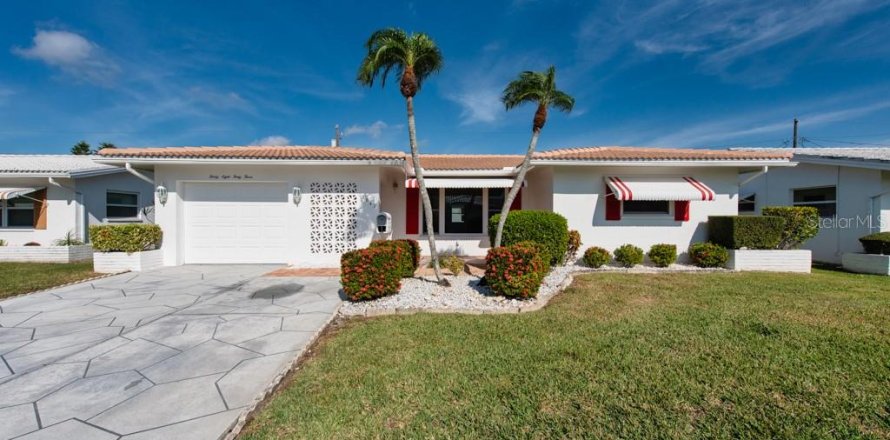 Villa ou maison à Pinellas Park, Floride 2 chambres, 146.41 m2 № 2105488
