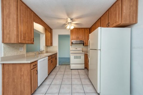 Villa ou maison à vendre à Pinellas Park, Floride: 2 chambres, 146.41 m2 № 2105488 - photo 8