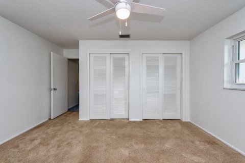 Villa ou maison à vendre à Pinellas Park, Floride: 2 chambres, 146.41 m2 № 2105488 - photo 17