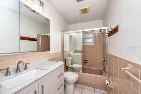 Villa ou maison à vendre à Pinellas Park, Floride: 2 chambres, 146.41 m2 № 2105488 - photo 18