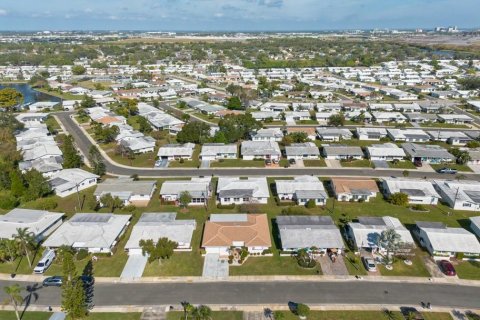 Villa ou maison à vendre à Pinellas Park, Floride: 2 chambres, 146.41 m2 № 2105488 - photo 27