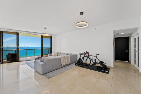 Copropriété à vendre à Sunny Isles Beach, Floride: 3 chambres, 221.39 m2 № 2046348 - photo 9