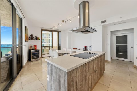 Copropriété à vendre à Sunny Isles Beach, Floride: 3 chambres, 221.39 m2 № 2046348 - photo 13