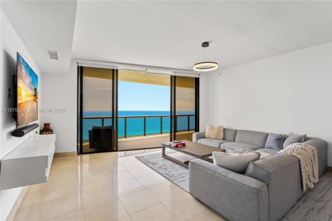 Copropriété à vendre à Sunny Isles Beach, Floride: 3 chambres, 221.39 m2 № 2046348 - photo 10