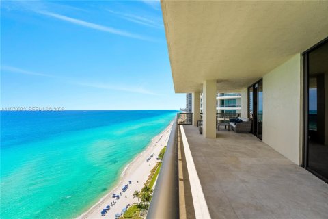 Copropriété à vendre à Sunny Isles Beach, Floride: 3 chambres, 221.39 m2 № 2046348 - photo 2