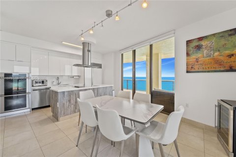 Copropriété à vendre à Sunny Isles Beach, Floride: 3 chambres, 221.39 m2 № 2046348 - photo 15