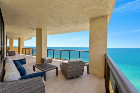 Condo à Sunny Isles Beach, Floride, 3 chambres  № 2046348