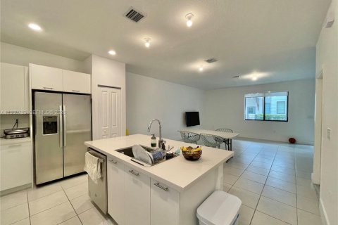 Condominio en alquiler en Doral, Florida, 3 dormitorios, 149.02 m2 № 2030621 - foto 5