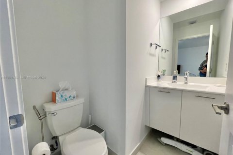 Condominio en alquiler en Doral, Florida, 3 dormitorios, 149.02 m2 № 2030621 - foto 7