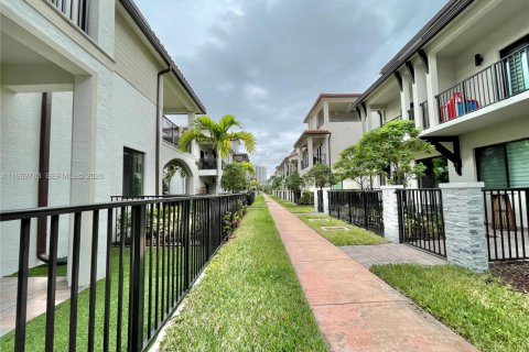 Condominio en alquiler en Doral, Florida, 3 dormitorios, 149.02 m2 № 2030621 - foto 26