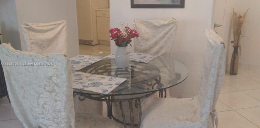 Condo à Surfside, Floride, 1 chambre № 1872203