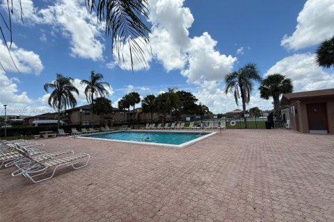 Copropriété à vendre à Sunrise, Floride: 2 chambres, 70.61 m2 № 2005515 - photo 27