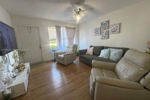 Copropriété à vendre à Sunrise, Floride: 2 chambres, 70.61 m2 № 2005515 - photo 9