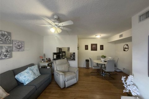 Copropriété à vendre à Sunrise, Floride: 2 chambres, 70.61 m2 № 2005515 - photo 24