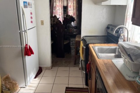 House in Miami Gardens, Florida 3 bedrooms, 125.42 sq.m. № 1811942 - photo 7