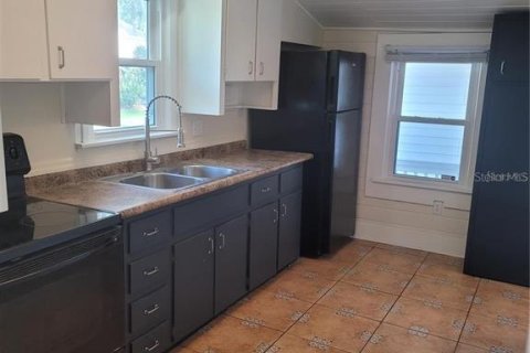 House in Winter Garden, Florida 2 bedrooms, 155.7 sq.m. № 1877130 - photo 4