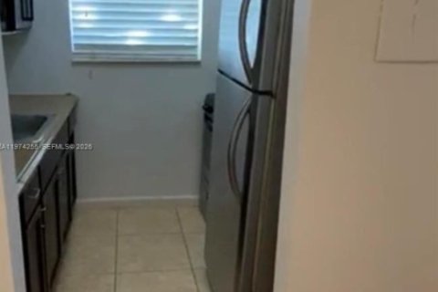 Condo in Miami Beach, Florida № 2036587 - photo 5