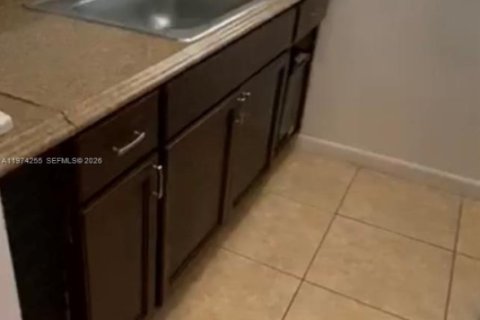 Condo in Miami Beach, Florida № 2036587 - photo 6