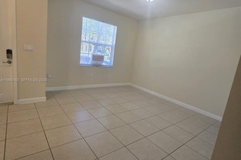 Adosado en alquiler en Cutler Bay, Florida, 2 dormitorios, 135.45 m2 № 2019882 - foto 3