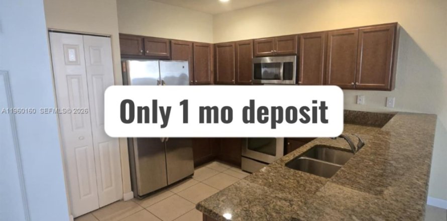 Adosado en Cutler Bay, Florida 2 dormitorios, 135.45 m2 № 2019882