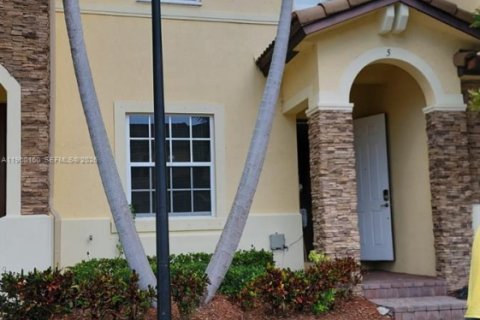 Adosado en alquiler en Cutler Bay, Florida, 2 dormitorios, 135.45 m2 № 2019882 - foto 2