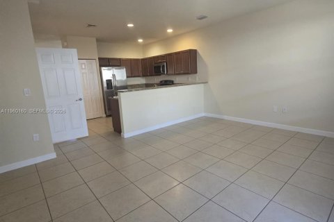 Adosado en alquiler en Cutler Bay, Florida, 2 dormitorios, 135.45 m2 № 2019882 - foto 6