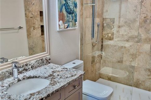 Condo in Saint Petersburg, Florida, 2 bedrooms № 2104867 - photo 29