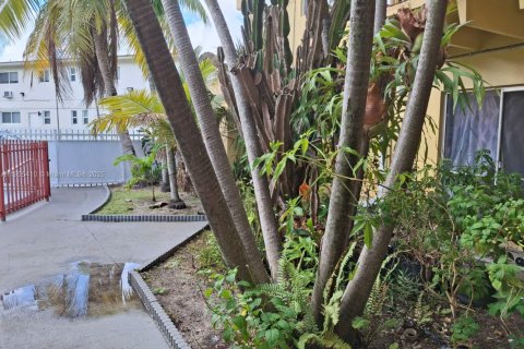 Купить кондоминиум в Норт-Майами, Флорида 2 спальни, 89.19м2, № 2045131 - фото 4