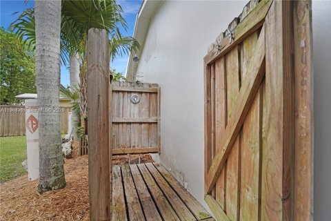 Casa en alquiler en Cutler Bay, Florida, 5 dormitorios, 200.3 m2 № 2055555 - foto 9