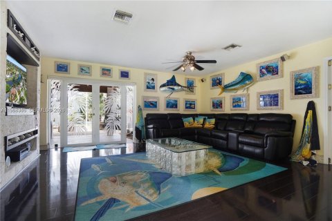 Casa en alquiler en Cutler Bay, Florida, 5 dormitorios, 200.3 m2 № 2055555 - foto 6