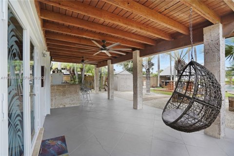 Casa en alquiler en Cutler Bay, Florida, 5 dormitorios, 200.3 m2 № 2055555 - foto 2