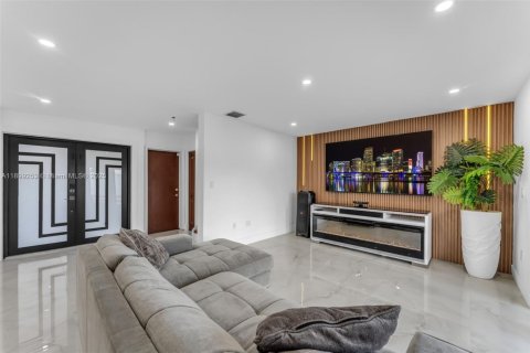 Купить виллу или дом в Майами, Флорида 3 спальни, 152.55м2, № 1955473 - фото 6