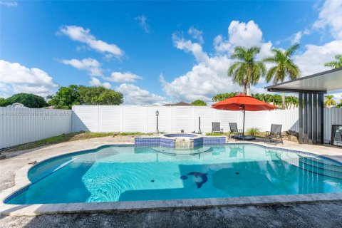 Купить виллу или дом в Майами, Флорида 3 спальни, 152.55м2, № 1955473 - фото 30