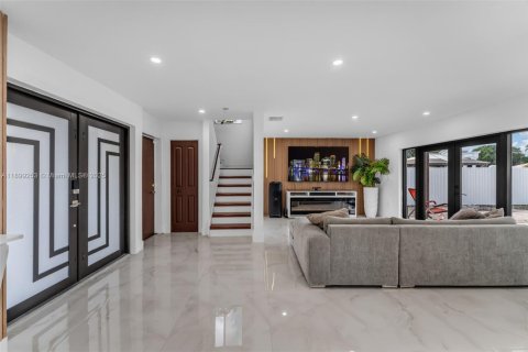 Купить виллу или дом в Майами, Флорида 3 спальни, 152.55м2, № 1955473 - фото 10