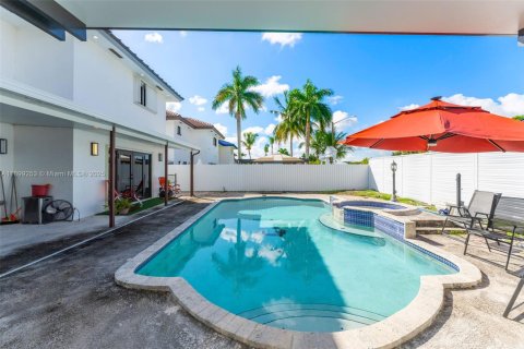 Купить виллу или дом в Майами, Флорида 3 спальни, 152.55м2, № 1955473 - фото 25
