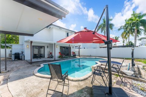 House in Miami, Florida 3 bedrooms, 152.55 sq.m. № 1955473 - photo 26