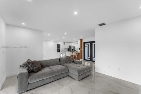 Купить виллу или дом в Майами, Флорида 3 спальни, 152.55м2, № 1955473 - фото 5