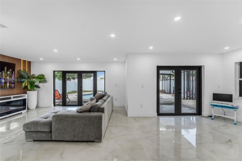 Купить виллу или дом в Майами, Флорида 3 спальни, 152.55м2, № 1955473 - фото 3