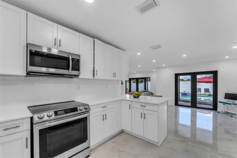 Купить виллу или дом в Майами, Флорида 3 спальни, 152.55м2, № 1955473 - фото 8