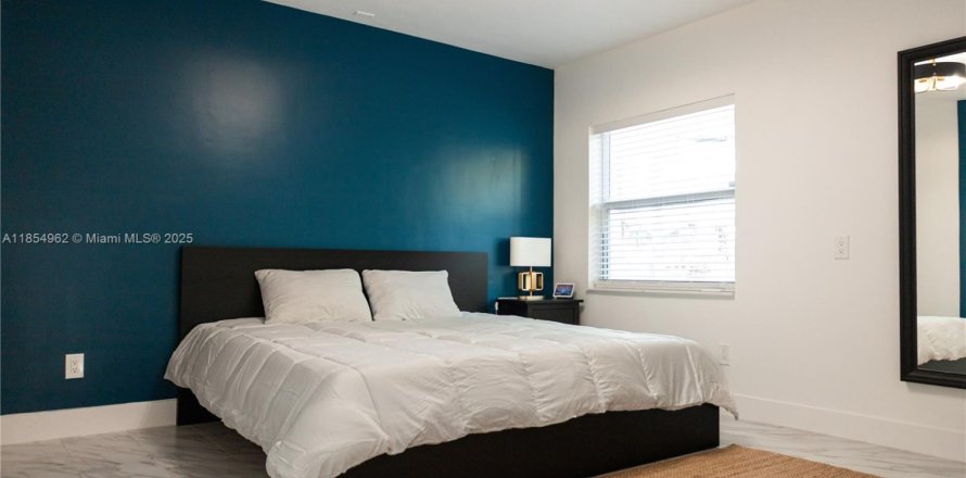 Apartment in Miami Beach, Florida 1 bedroom, 59.83 sq.m. № 1981208