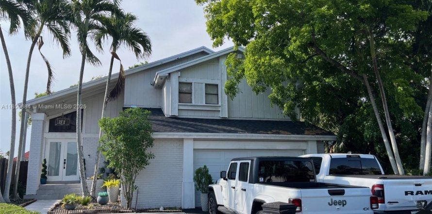 Casa en Miami, Florida 3 dormitorios, 208.01 m2 № 1855174