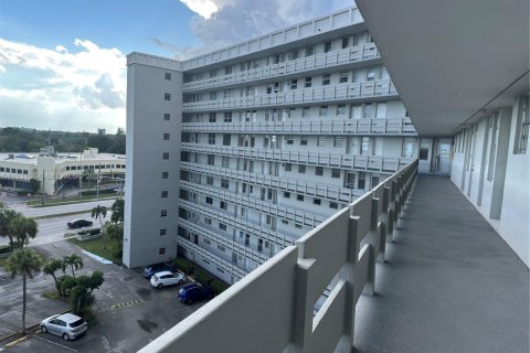 Купить кондоминиум в Майами, Флорида 1 спальня, 85.56м2, № 1990151 - фото 12