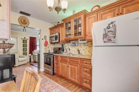 House in Winter Haven, Florida 2 bedrooms, 64.1 sq.m. № 2091942 - photo 12