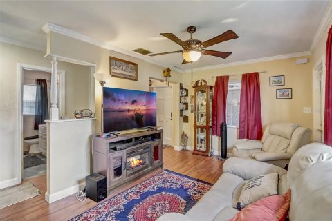 House in Winter Haven, Florida 2 bedrooms, 64.1 sq.m. № 2091942 - photo 9