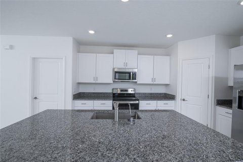 House in Lakeland, Florida 4 bedrooms, 187.29 sq.m. № 2135367 - photo 15