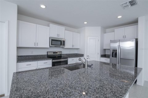 House in Lakeland, Florida 4 bedrooms, 187.29 sq.m. № 2135367 - photo 12