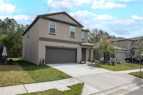 House in Lakeland, Florida 4 bedrooms, 187.29 sq.m. № 2135367 - photo 2