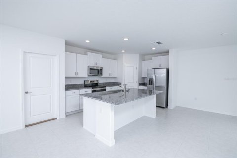 House in Lakeland, Florida 4 bedrooms, 187.29 sq.m. № 2135367 - photo 10